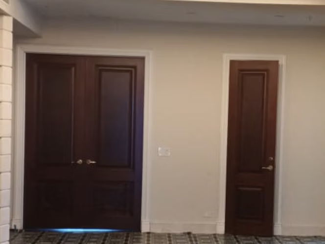 Venta de puertas de MADERA MACIZA