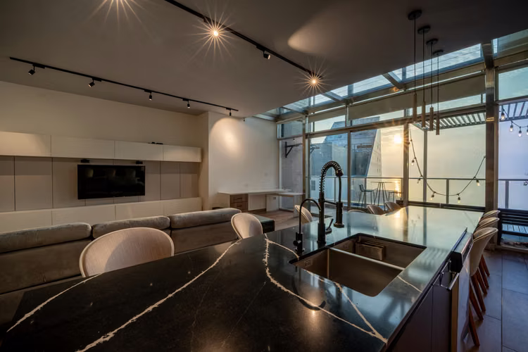 Loft de diseño con vista al mar en Pacific Village