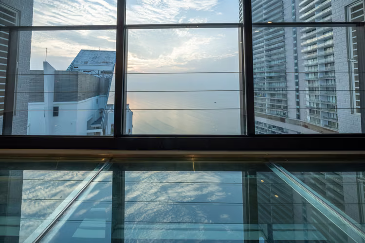 Loft de diseño con vista al mar en Pacific Village