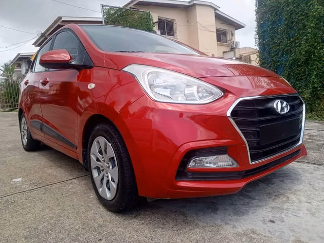 HYUNDAI GRAND I10 AUTOMATICO SEDAN