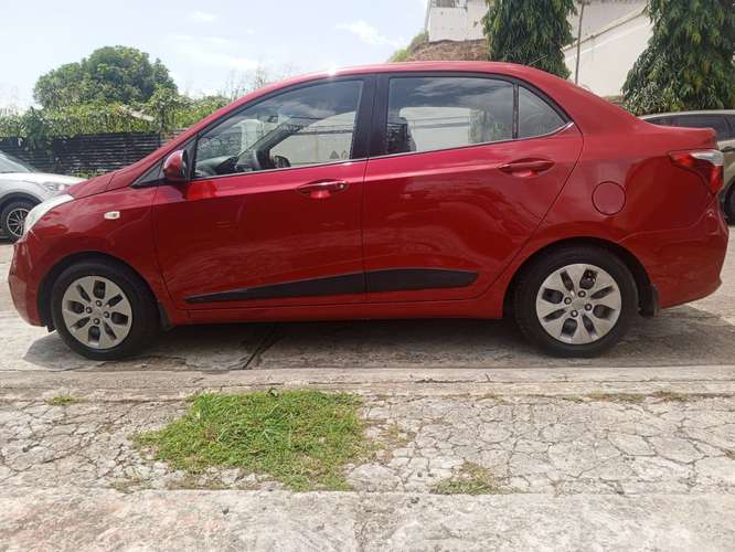 HYUNDAI GRAND I10 AUTOMATICO SEDAN