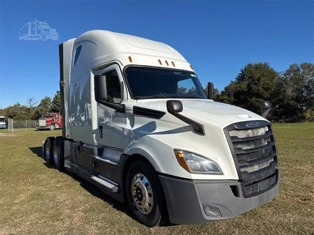 2023 Hino L6 - Camion Caja de 26 pies con Liftgate - Motor Cummins Diesel