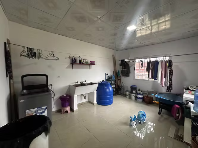 SE ALQUILA CASA AMOBLADA EN TIERRAS ALTAS