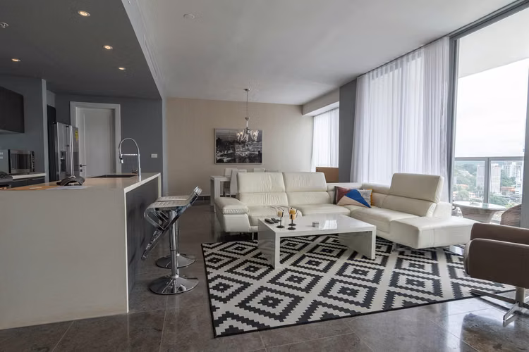 RR APARTMENT RENTAL IN AVENIDA BALBOA PH YOO AND ARTS