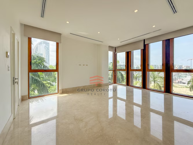 OPORTUNIDAD 350 MTS OCEAN REEF IMPECABLE APARTAMENTO
