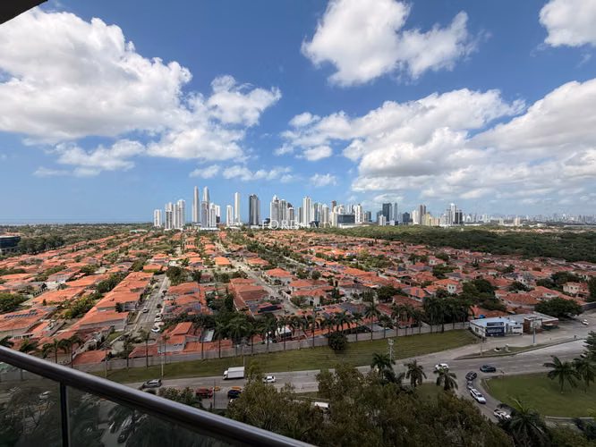 Venta/Alquiler con opcion a compra -Ph Colonial- Santa Maria RDA