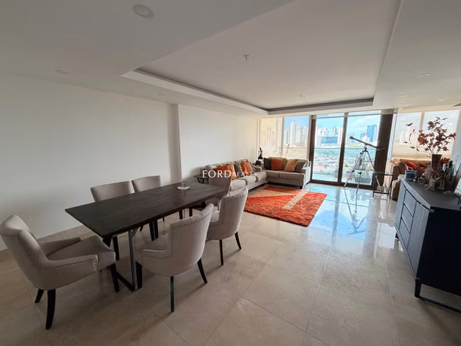 Venta/Alquiler con opcion a compra -Ph Colonial- Santa Maria RDA