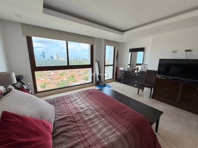 Venta/Alquiler con opcion a compra -Ph Colonial- Santa Maria RDA