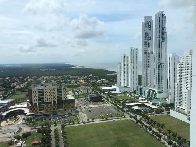 COSTA DEL ESTE - 4 Recamaras - 358 M² - 3 Estacionamientos - Linea Blanca