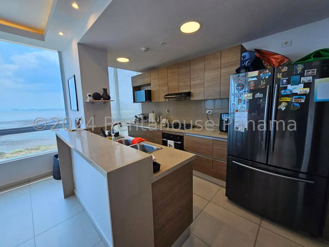 Apartamento en Venta en Costa del Este. MAUI  | 2 parkings + Depósito
