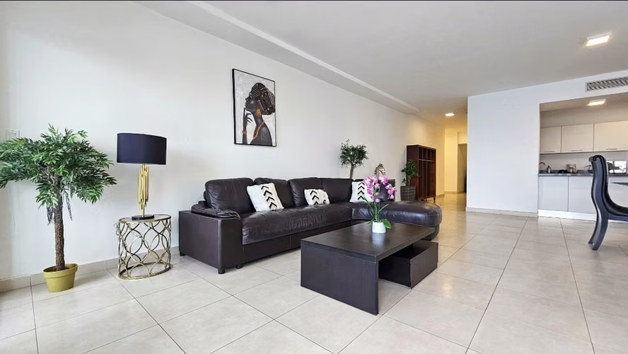 APARTAMENTO AMOBLADO FRENTE AL MAR