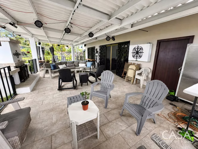 Reducción de Precio! Casa de 3 Recámaras con Vistas a las Montañas y Jacuzzi en Alto Boquete - Imagen 5