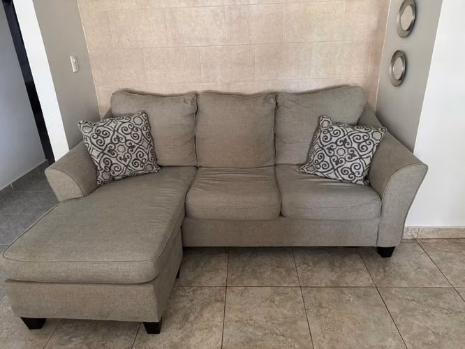 Furniture 3 posts