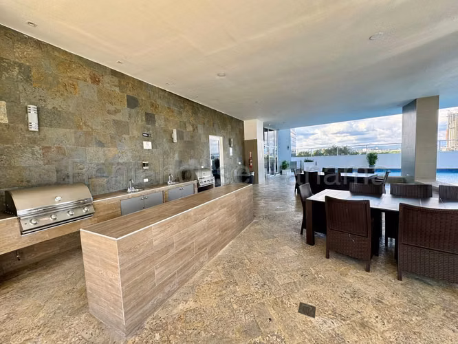 Se Vende Apartamento en Costa del Este LA26-7326