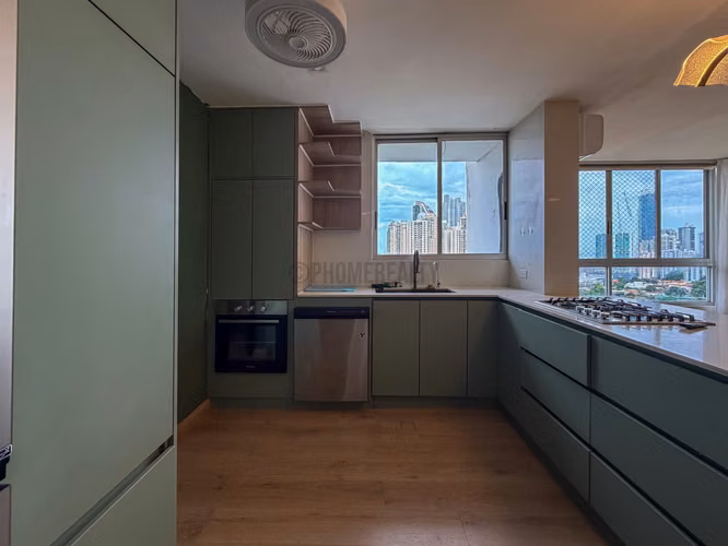 Apartamento en Alquiler en Obarrio, Panamá – Amplia Residencia de 183 m² con 3 Recámaras