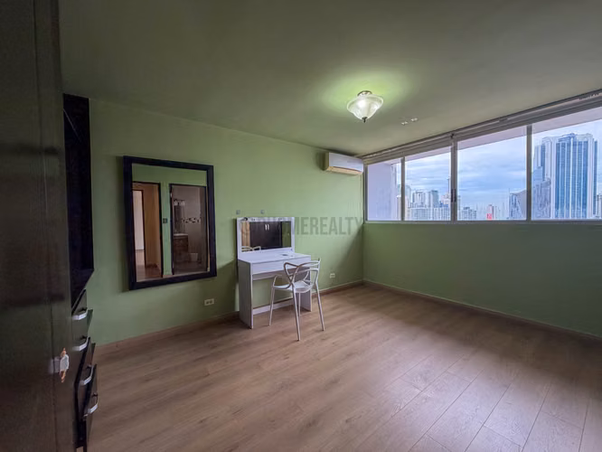 Apartamento en Alquiler en Obarrio, Panamá – Amplia Residencia de 183 m² con 3 Recámaras
