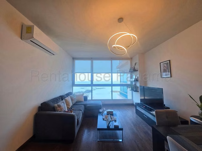 Apartment for Rent on Avenida Balboa J434GRR
