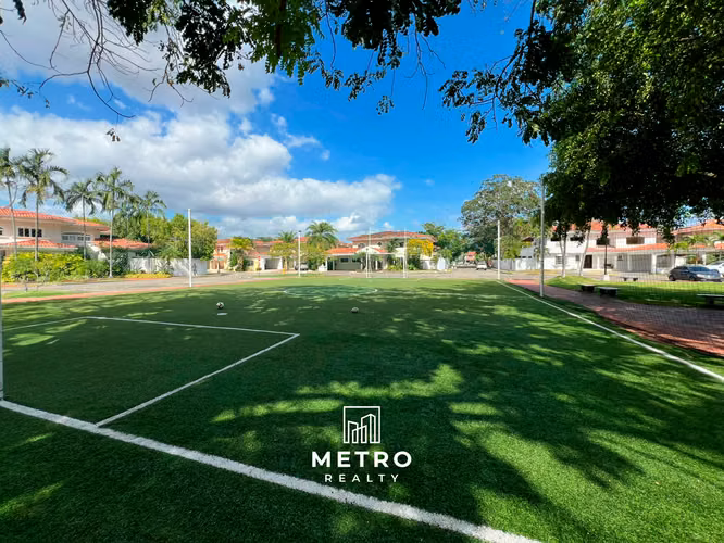 Costa del Este Lujosa Casa en Venta