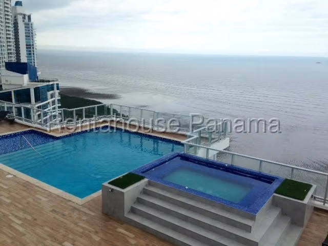 Apartamento en Alquiler en Costa del Este. PH PARKSIDE. 27LDC136