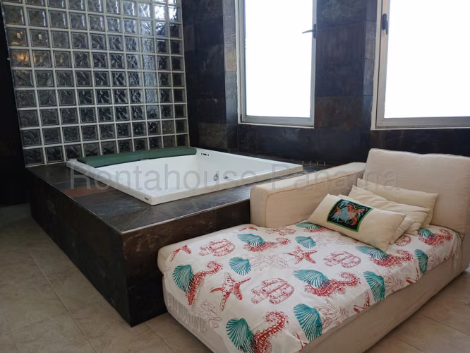 Vendo Apartamento en El Cangrejo LC25-6351