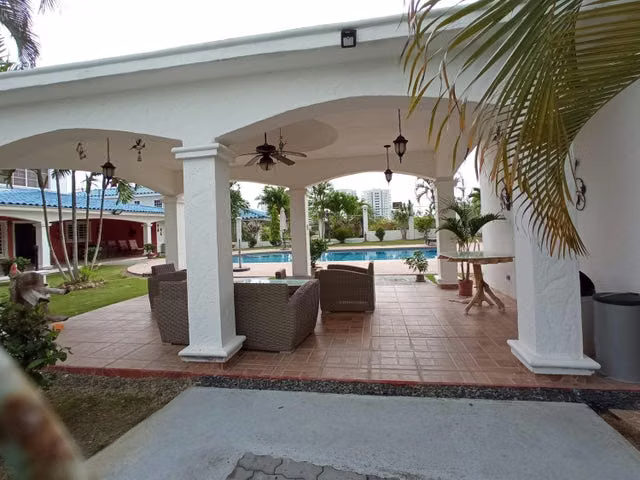 Venta -  Casa con Piscina Privada en Playa Blanca Resort (450m²) - 27GP483
