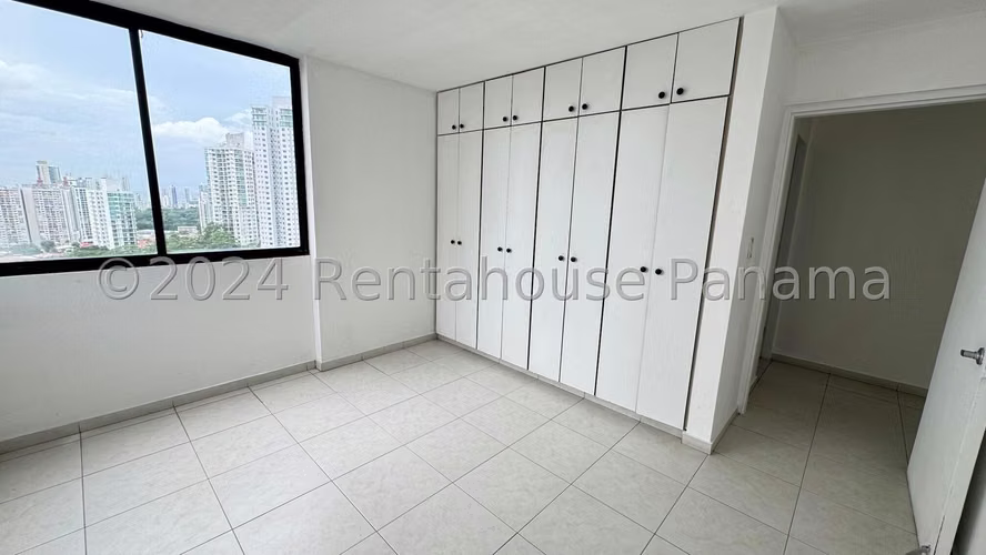 Venta de apartamento en Hato Pintado AK