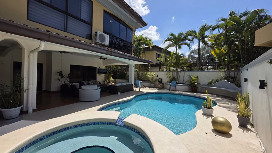 Venta Casa en Costa del este   RES ANTIGUA 18