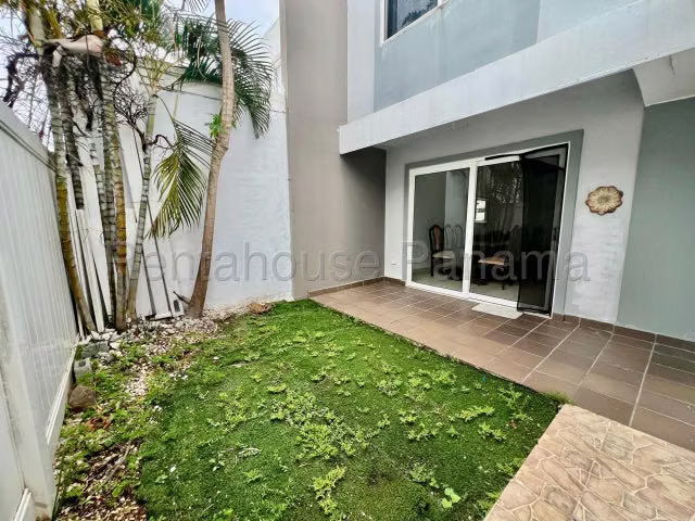 Venta de Casa Ph Augusta en Brisas del Golf 26LBR8654