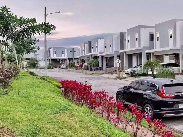 Venta de Casa Ph Augusta en Brisas del Golf 26LBR8654