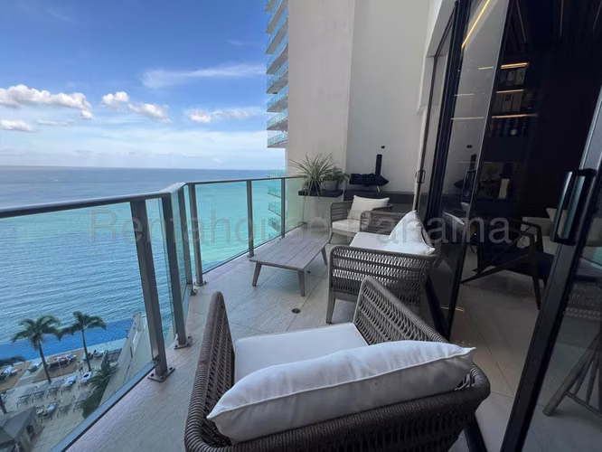 Exclusiva Residencia Inteligente con Acabados Europeos y Mezanina en Punta Pacífica 26EPP4947