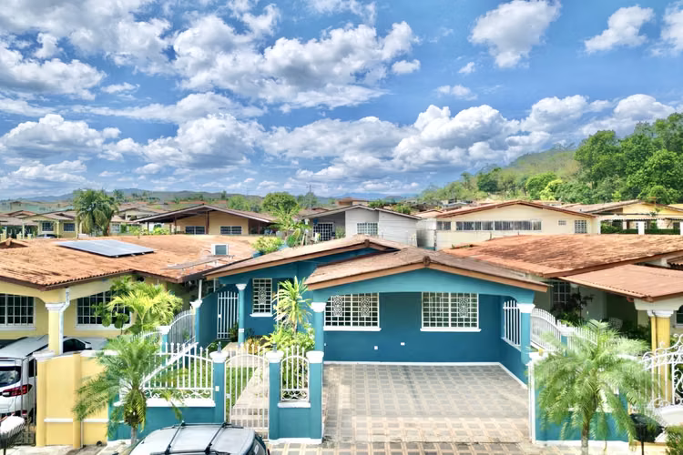 La casa de 4 recámaras con mejor precio en Brisas del Golf | 300 m²