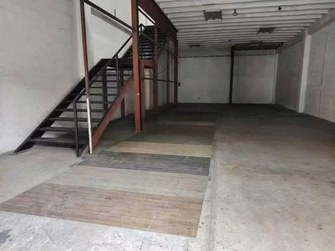 Alquilo Galera Cerca de Parque Lefevre - Imagen 3