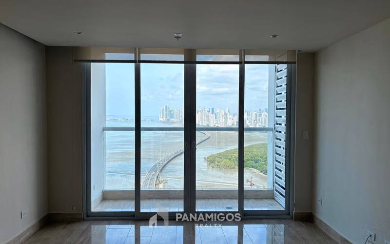 Renta Apartamento Linea blanca de 2 Habitaciones en The Regent CDE