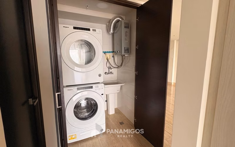 Renta Apartamento Linea blanca de 2 Habitaciones en The Regent CDE