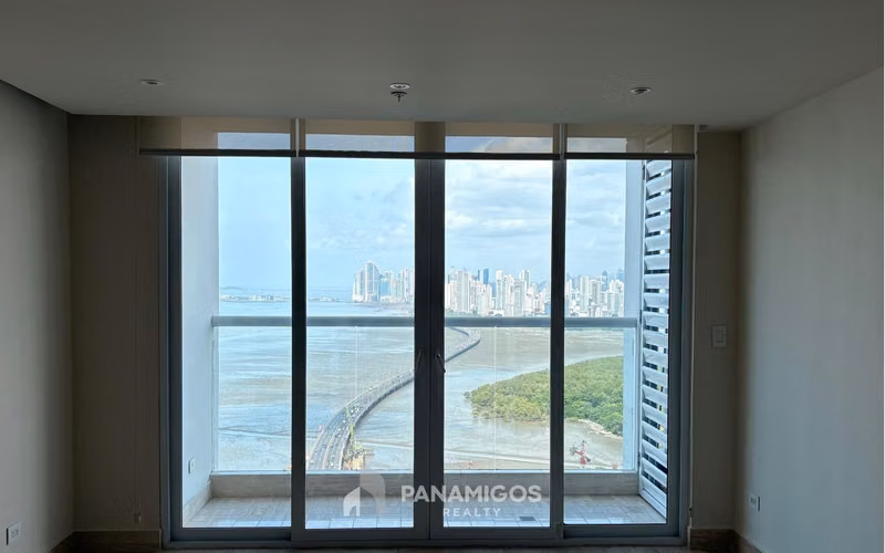 Renta Apartamento Linea blanca de 2 Habitaciones en The Regent CDE