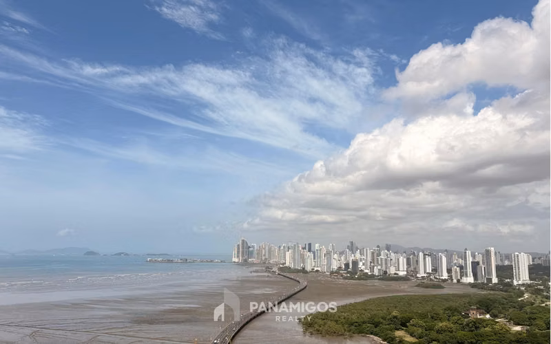 Renta Apartamento Linea blanca de 2 Habitaciones en The Regent CDE