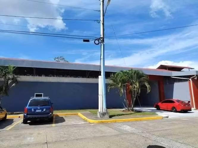 Warehouse rental with three-phase electricity