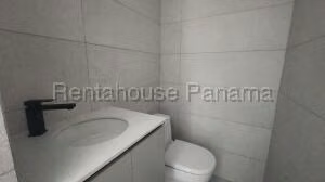 Alquiler de Apartamento con 110m2 en Punta Paitilla PH Aquapoint 27-52SR