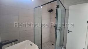 Alquiler de Apartamento con 110m2 en Punta Paitilla PH Aquapoint 27-52SR