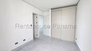 Alquiler de Apartamento con 110m2 en Punta Paitilla PH Aquapoint 27-52SR