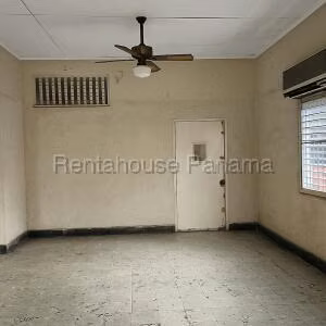 Alquiler de Casa con 300m2 en Bella Vista 27-457SR