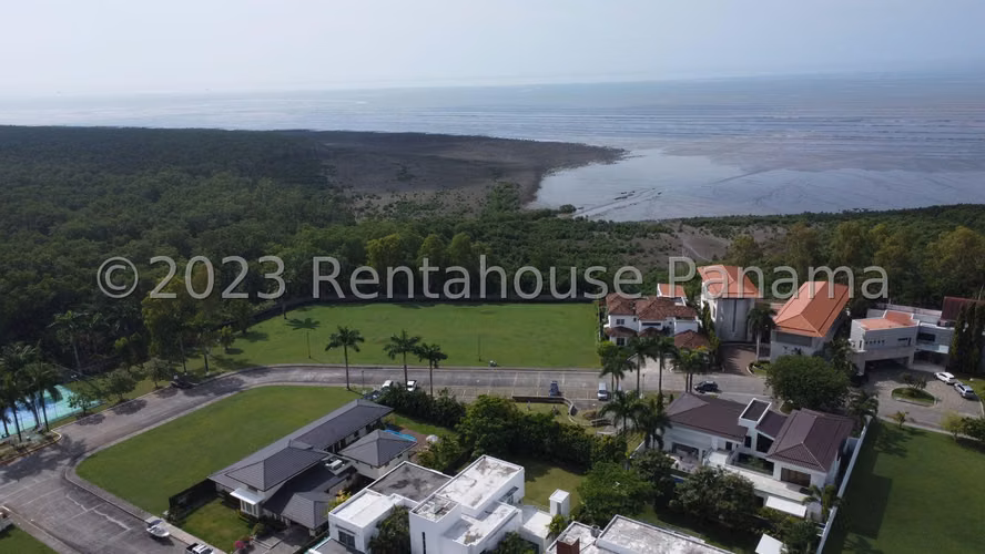 Se Vende Terreno en Costa del Este MDV24-1382