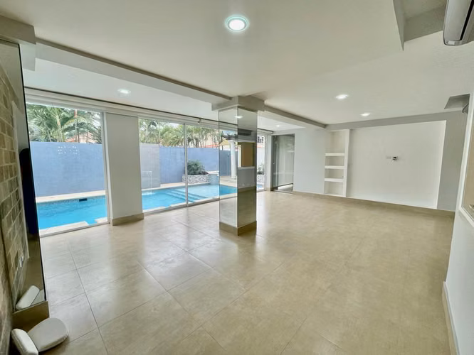 Costa del Este | Casa de 338m2 | 5 habitaciones | CBE | Área social