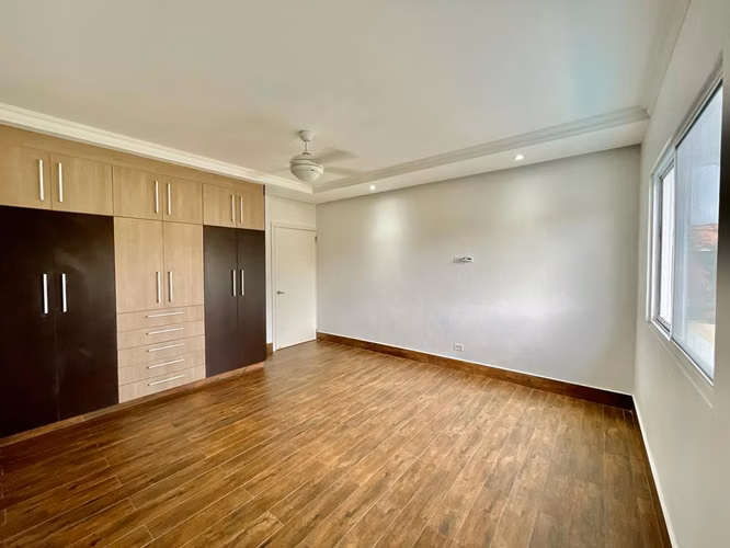 Costa del Este | Casa de 338m2 | 5 habitaciones | CBE | Área social