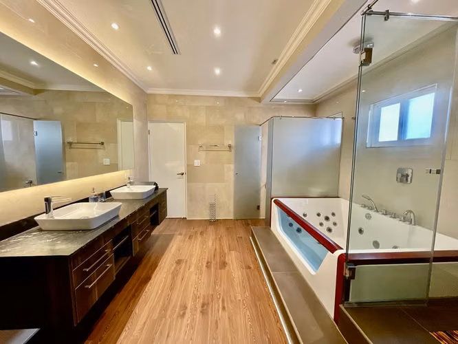 Costa del Este | Casa de 338m2 | 5 habitaciones | CBE | Área social