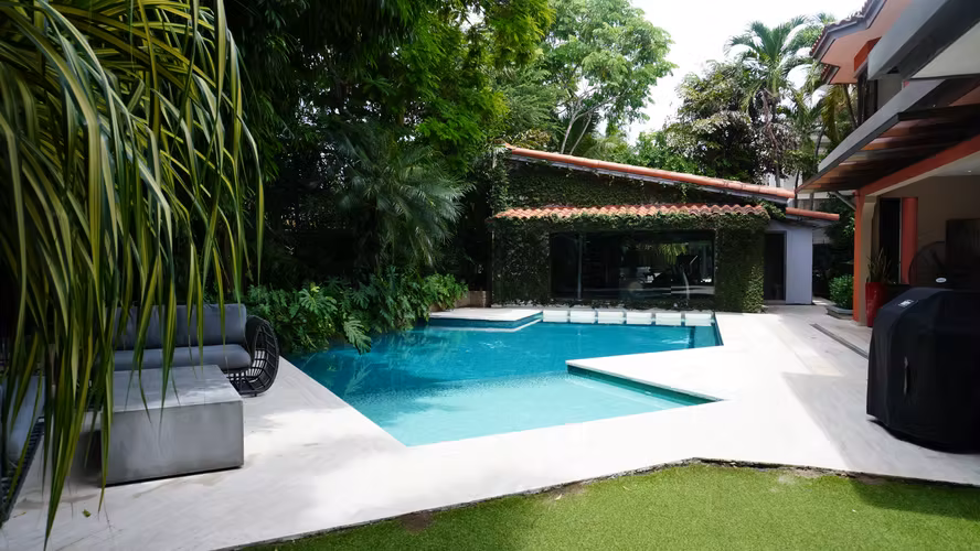 se vende casa de lujo en COSTA DEL ESTE EN MAGNOLIAS CON PISCINA Y GYM