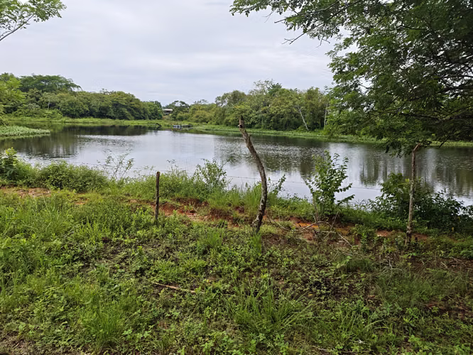 SE VENDE REMATE! OPORTUNIDAD ÚNICA EN HACIENDA COUNTRY CLUB 