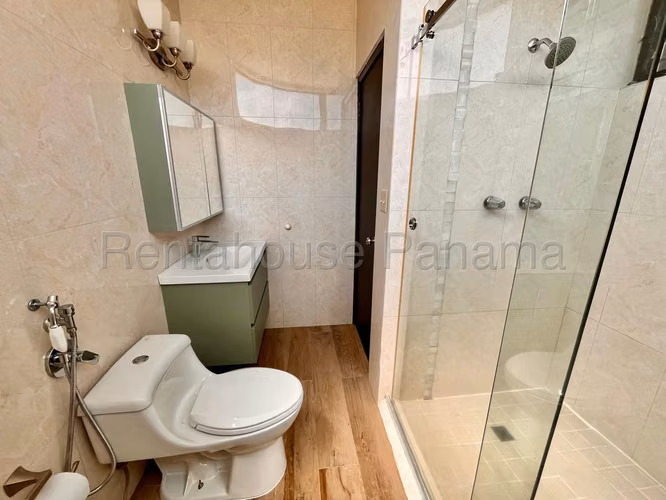 Venta de Apartamento con Línea blanca en Obarrio Ph Buganvilla EC