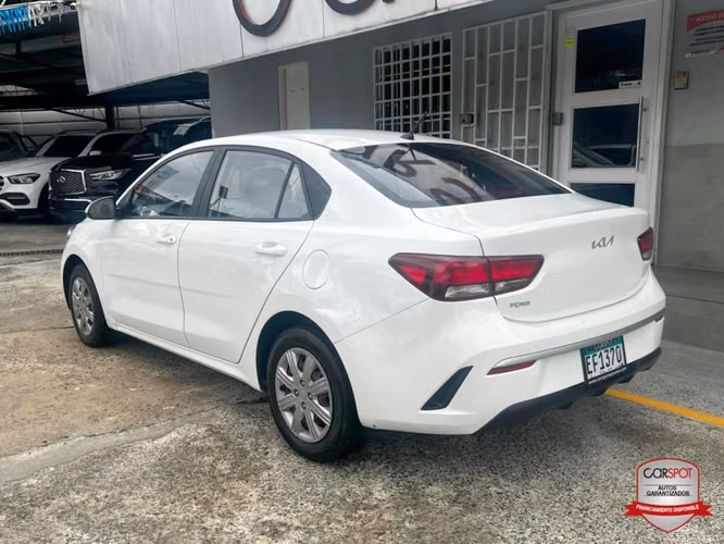 Kia Rio 2024 Automática EF1370