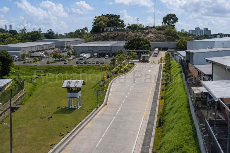 Venta de Terreno en Rio Abajo Terreno plano Solo Cliente Directo MC